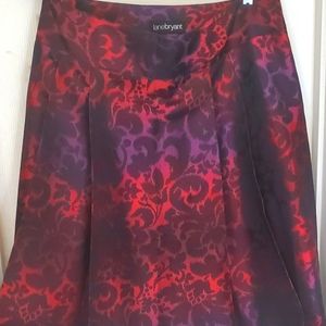 A lined pleated skirt